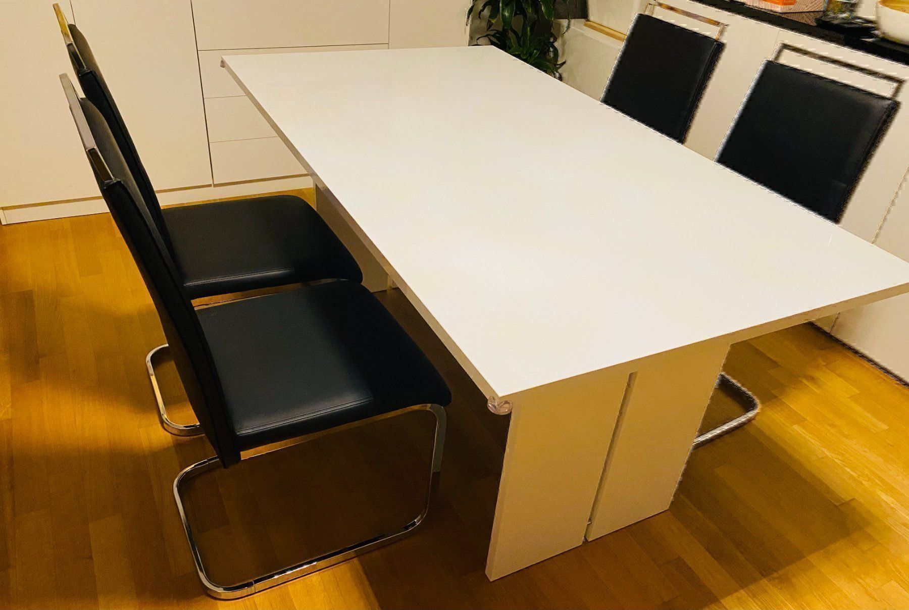 Tavoli: Ein schöner moderner Hochglanztisch – Nuovo (secondo la descrizione) da Rümlang venduto da Sabado