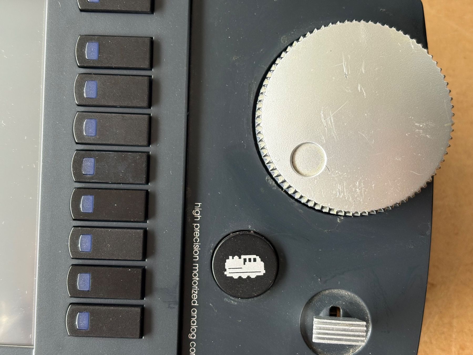 Esu Modellini di ferrovie: ESU 50200 Ecos 2 command station digital mit Soft 4.3.3 – Usato da Hauterive NE venduto da eriamch 4
