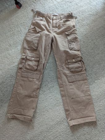 Bershka Cargo Jeans Beige, Gr. 38