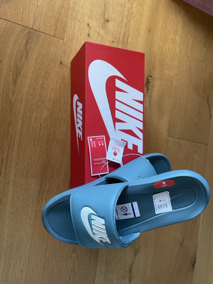 Nike Scarpe da uomo: Badeschuhe Nike Victor One Grösse 45 neu – Nuovo e nell'imballaggio originale da Läufelfingen venduto da Original100 5