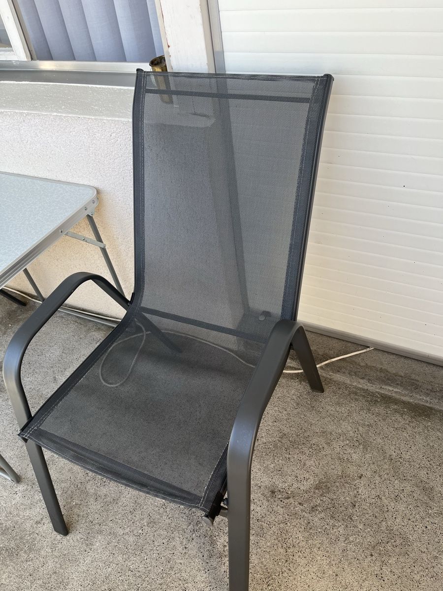 Set di tavolo e panche: Camping Tisch mit 2 Stühlen Metall Netzstoff Grau – Nuovo (secondo la descrizione) da Rüfenacht venduto da lilly_67