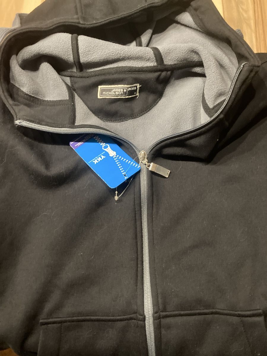 Maglioni & Felpe: Kapuzenpullover S Schwarz Neu – Nuovo e nell'imballaggio originale da Aarwangen venduto da to-hirschi 3