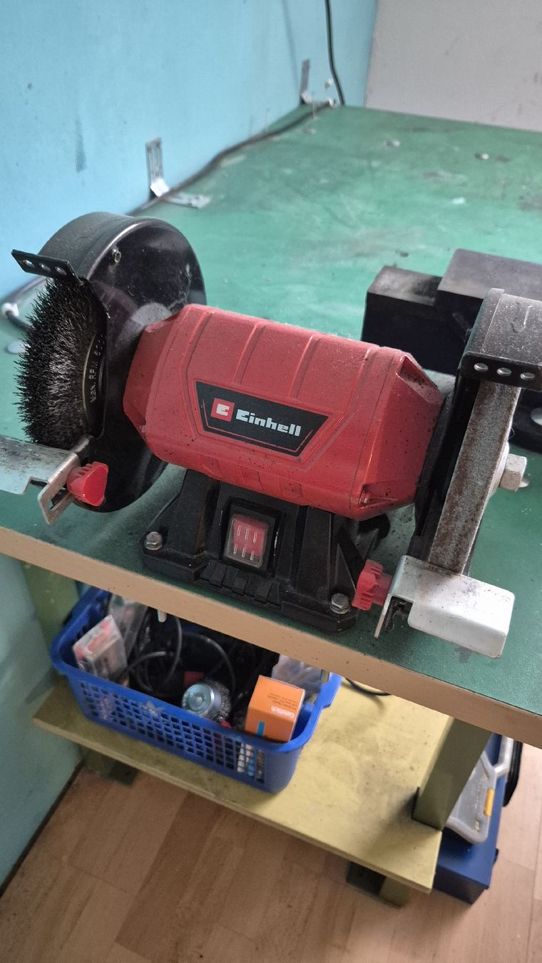 Einhell Smerigliatrici & Lucidatrici: Einhell Doppelschleifer – Usato da Winterthur venduto da tz1611