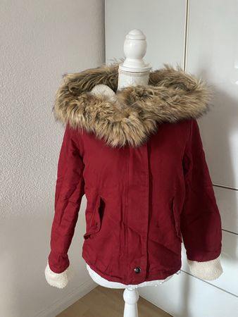 Jacke mit Kunstfellkapuze