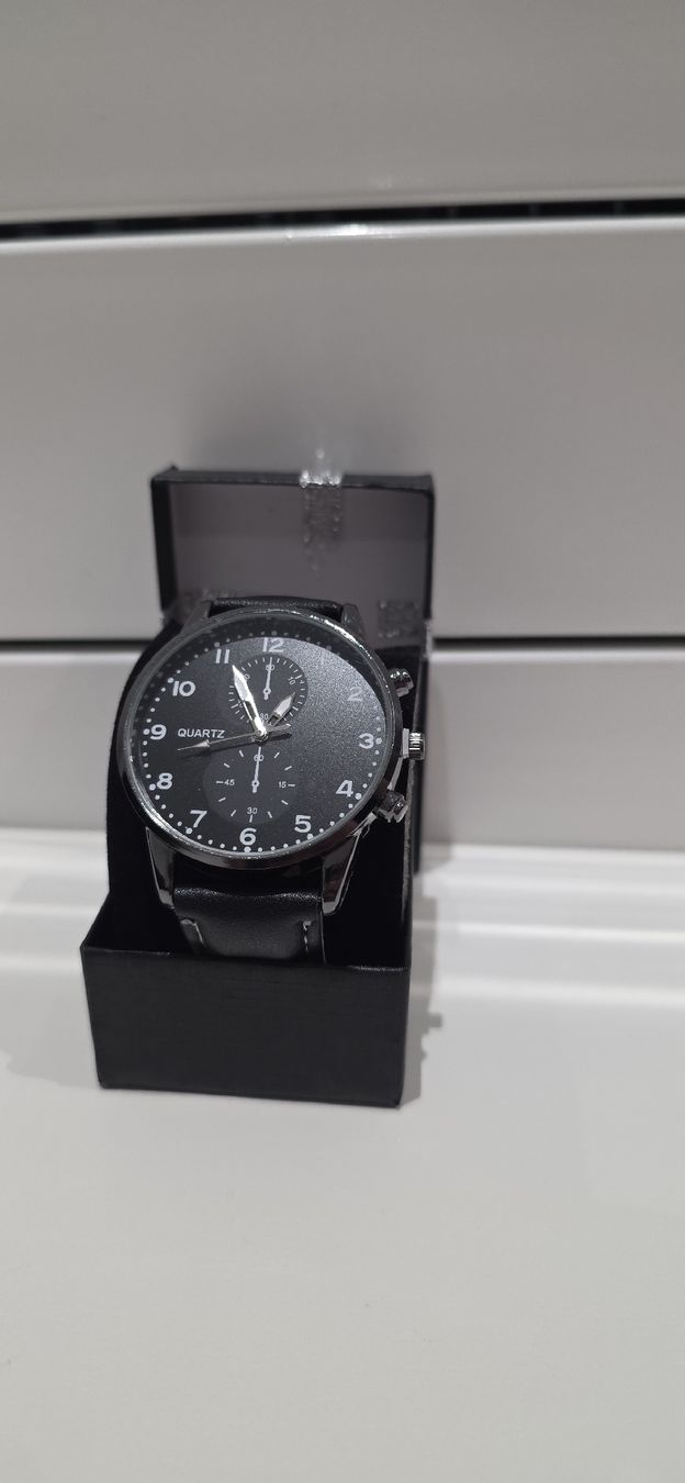 Orologi: Uhr Quartz – Nuovo e nell'imballaggio originale da St. Niklaus VS venduto da vsds05