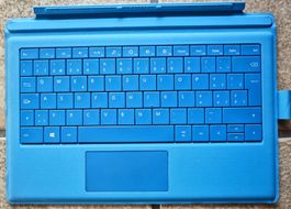 Surface Type Cover blau mit Tastatur und Trackpad