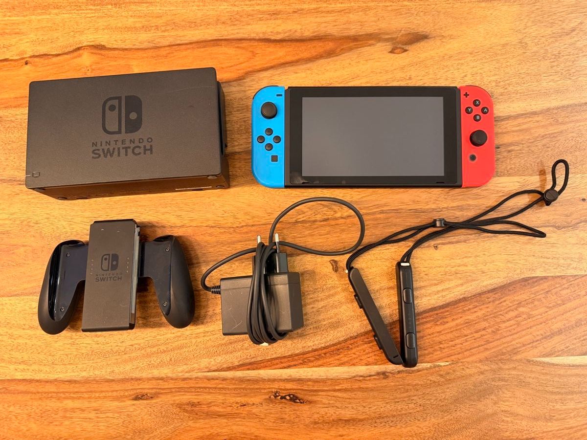 Nintendo Consoles: Nintendo Switch – Komplettset – D'occasion à Ottenbach par focon95