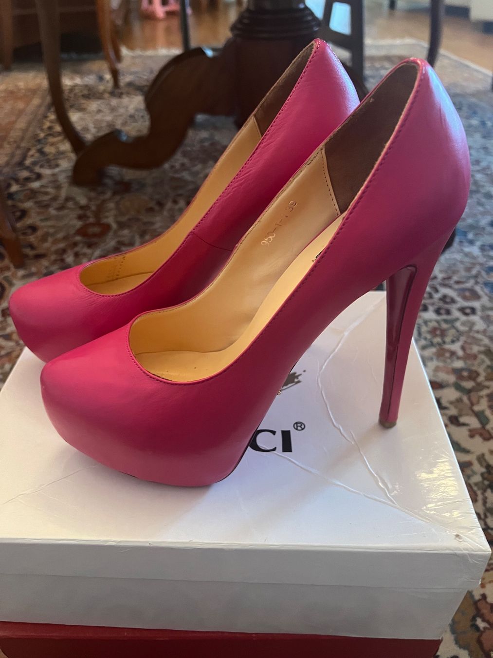 Scarpe da donna: High heels  aus Leder gr .39 – Usato da Horgen venduto da MVictoria