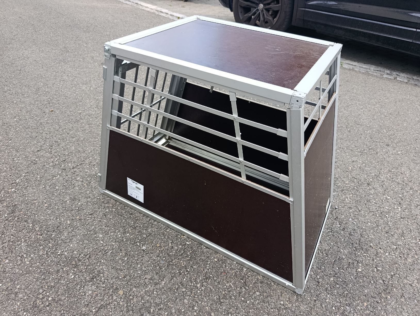 Cages, transport & sécurité: Hunde Transportbox  – D'occasion à Strengelbach par Cbrughelli