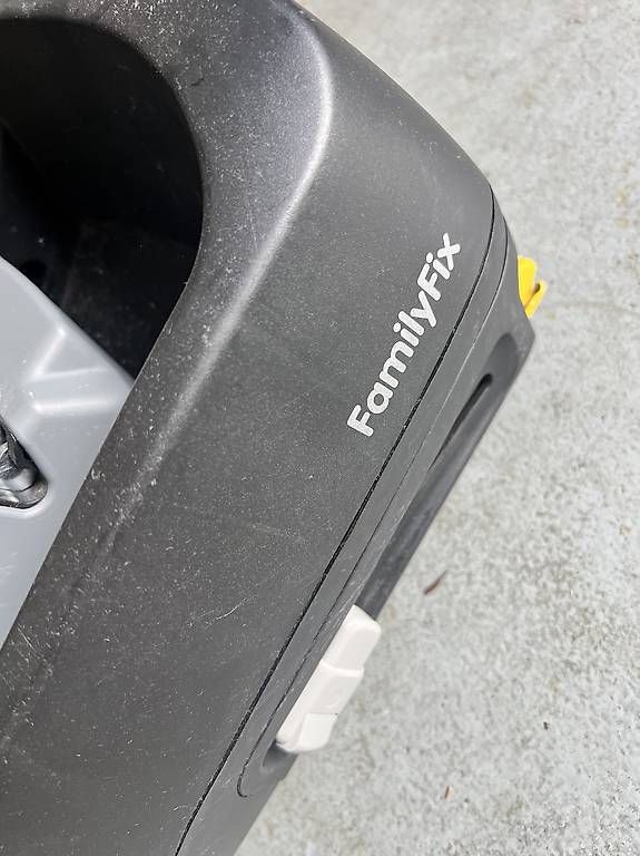 Auto-Kindersitze: Maxi Cosi FamilyFix ISOFIX Basis – Gebraucht aus Starrkirch-Wil von danaancy 1