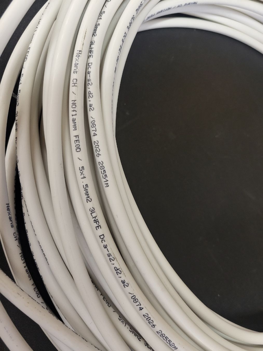Câbles: 38 Installationskabel 5x1.5mm2, halogenfrei – Neuf (Voir description) à Alpnach Dorf par str_jdw2 1