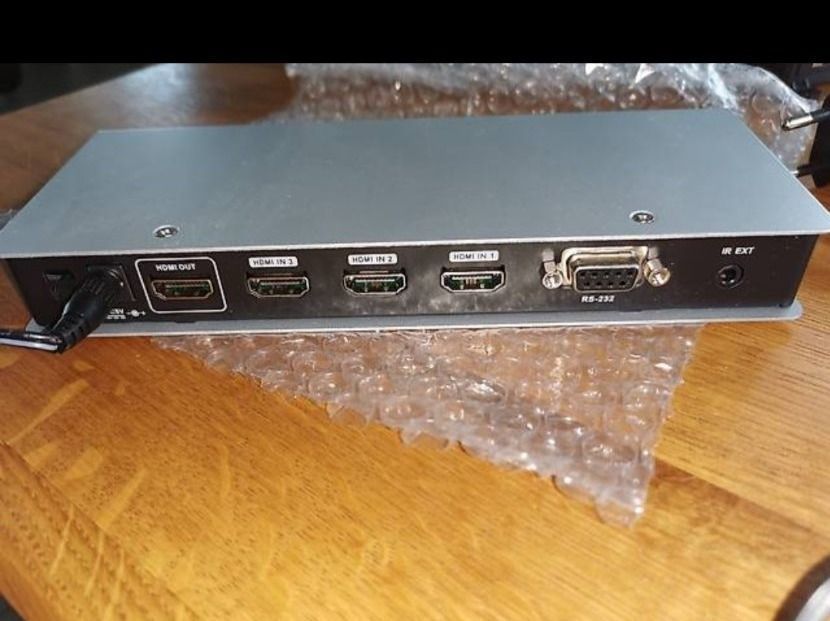 Hubs & Switches: HDMI Switch VS481B – Neuf (Voir description) à Knonau par mirel_54 1