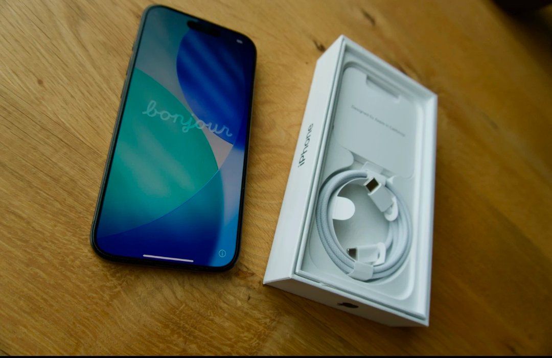 Apple Telefoni cellulari / Smartphones: iPhone 15 Pro (256GB) Akku 87% – Usato da Luzern venduto da Waince786 1