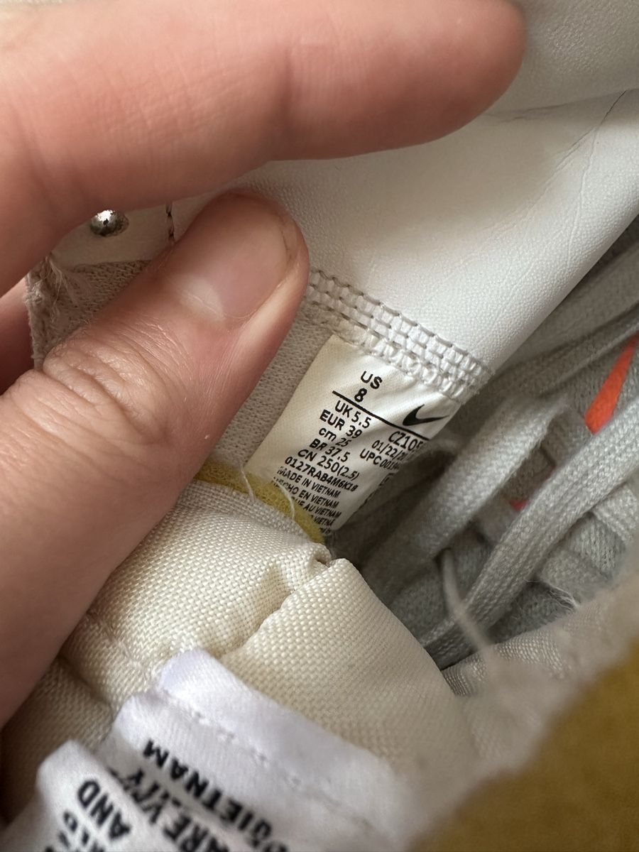 Scarpe da donna: Nike Blazer Mid Grösse 39 gebraucht – Usato da Zürich venduto da mar_5mvd 2