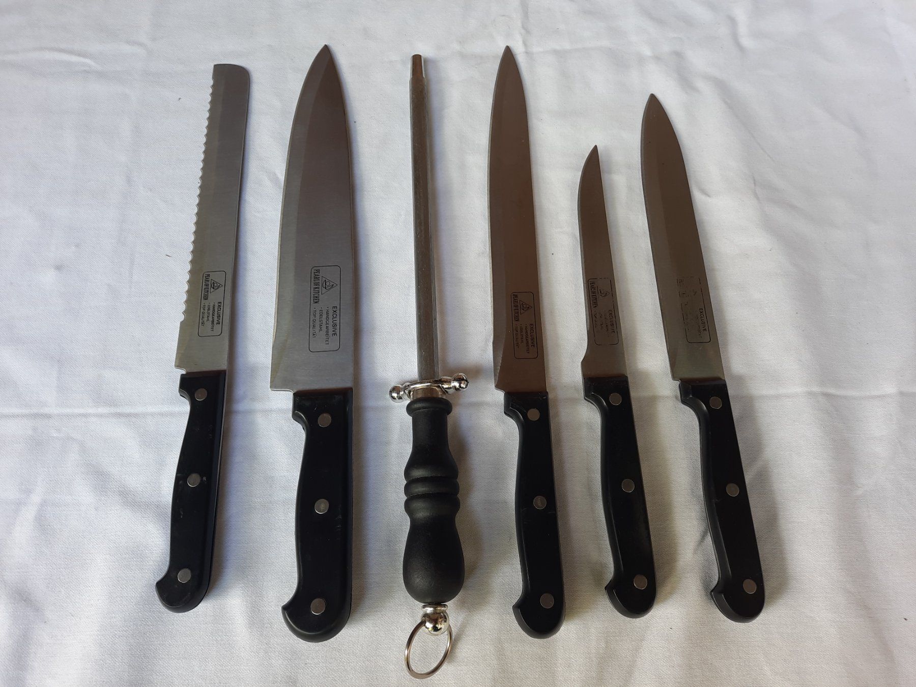 Coltelli da cucina: Verschiedene gute Messer mit Schleifmesser – Usato da Weinfelden venduto da JoeBaer 1