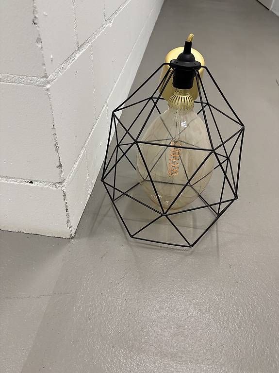 Lustres & lampes de plafonds: mit geometrischem Design – D'occasion à Aesch BL par sab_9j2z