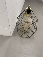 mit geometrischem Design
