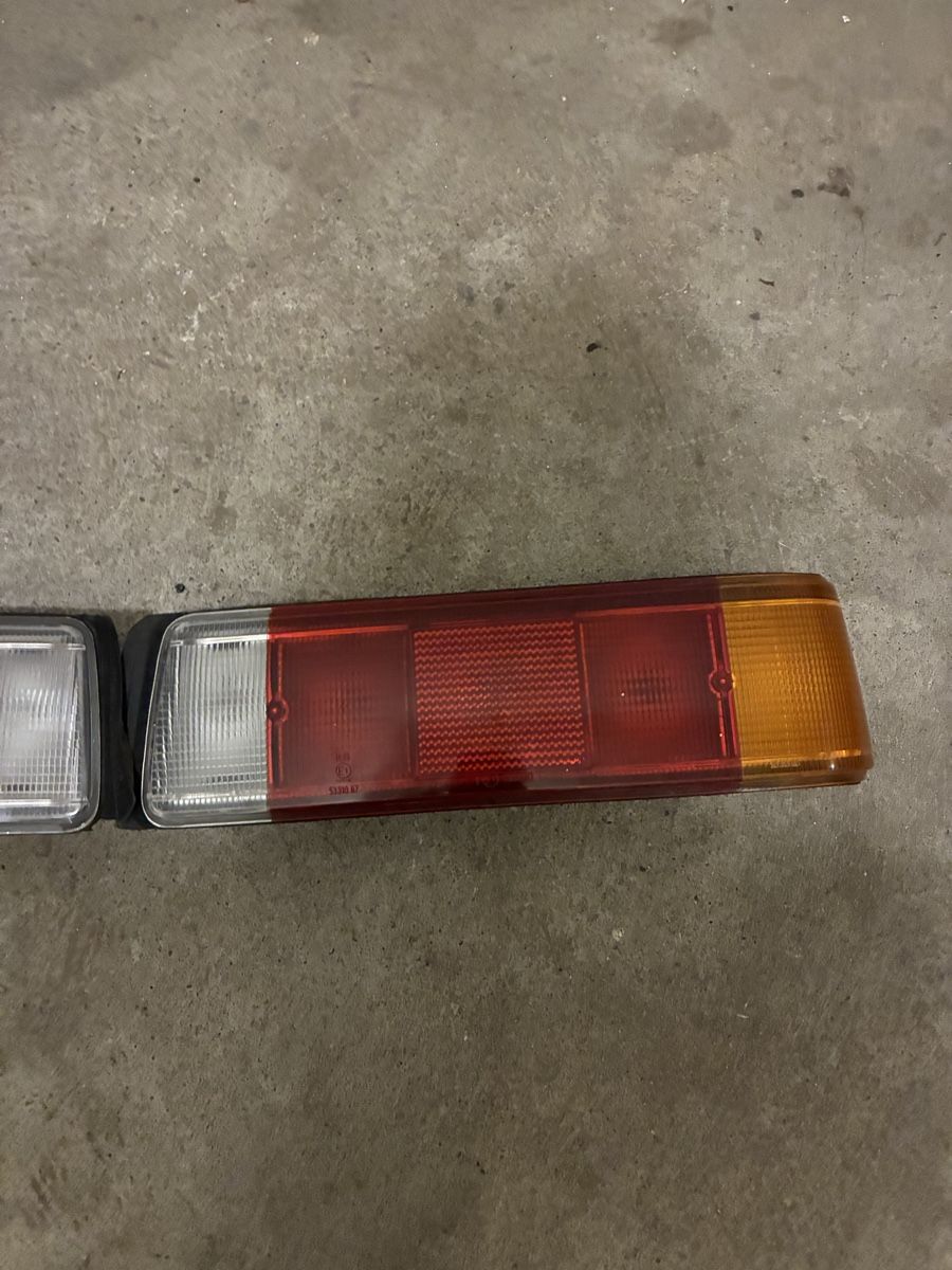 BMW Accessori per altri veicoli: E21 Hecklichter – Usato da Grenchen venduto da Netii10 2