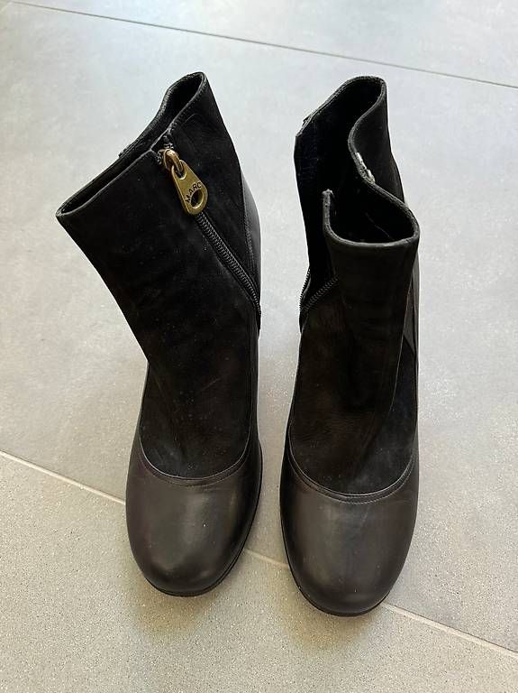 Marc Jacobs Damenschuhe: Marc by Marc Jacobs Lederstiefel Gr. 40.5 – Gebraucht aus Zürich von mic_key 1