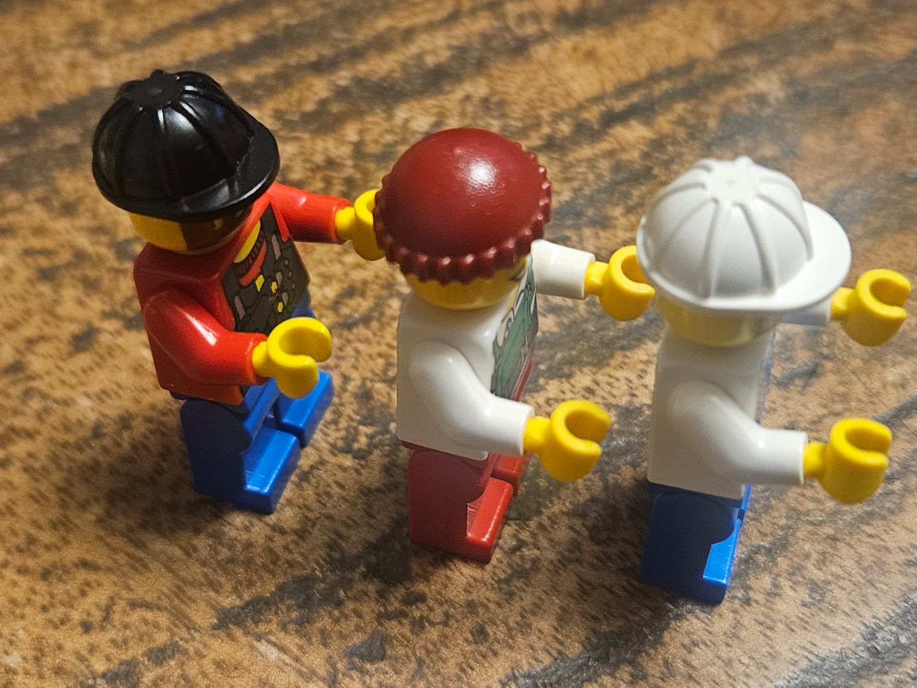 Lego Kit di costruzioni: lego lot de 3 figurines – Usato da Confignon venduto da Ecrofigs 3