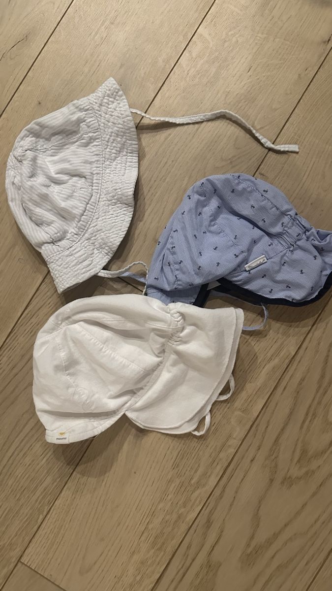 Maximo Berretti & Sciarpe: Baby Summer Hats Bundle, Maximo, H&M, Sterntaler, Size 45. – Usato da Troinex venduto da AnnaAbanin