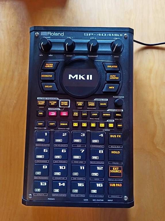 Roland Mischpulte: Roland SP-404MK2  Neuwertig  Mit Originalverpackung – Gebraucht aus Aeschi b. Spiez von nai_f5z9 3