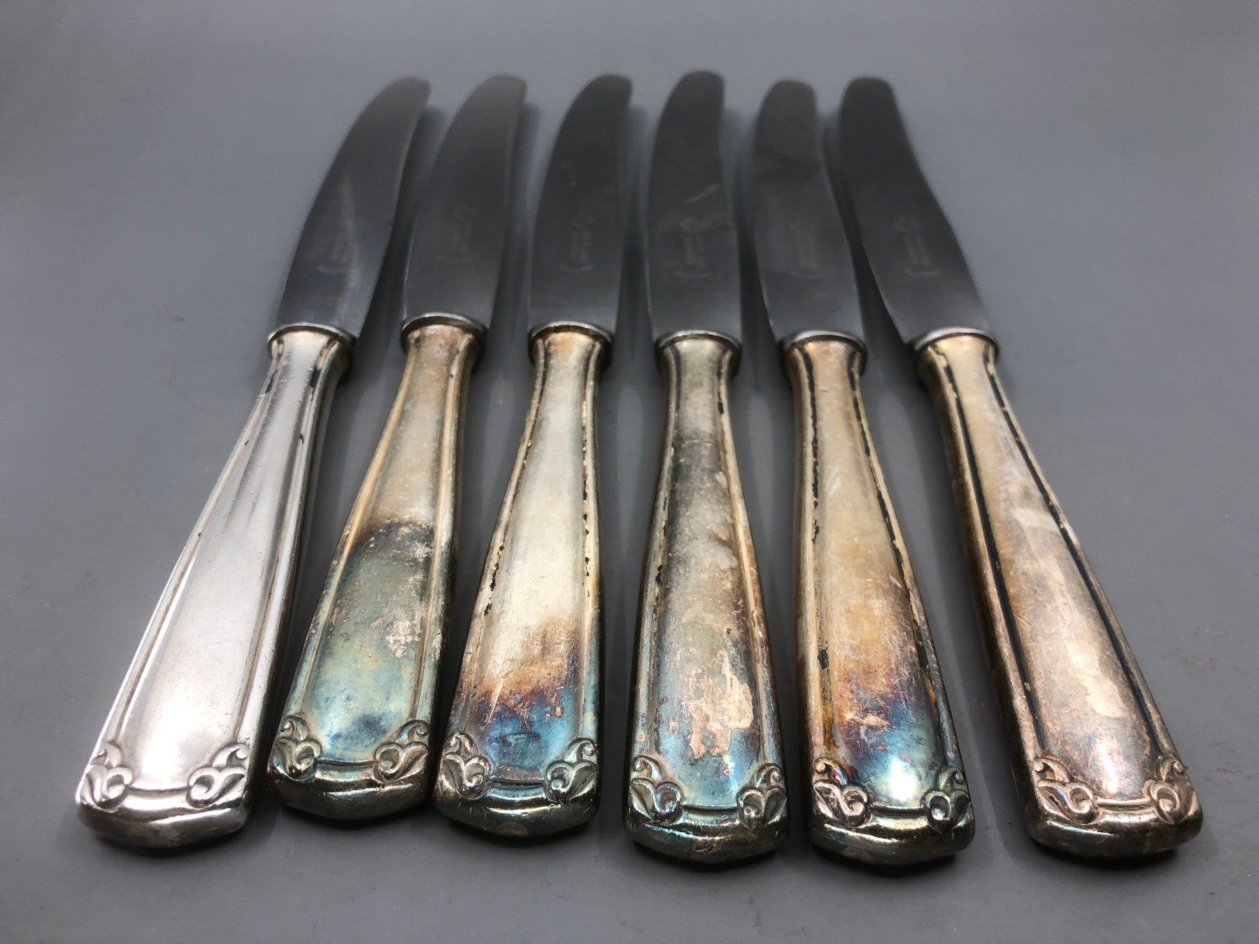 Besteck: 6 Tafelmesser versilbert Steakmesser Dreiklang – Gebraucht aus Basel von Tiabeanie 3