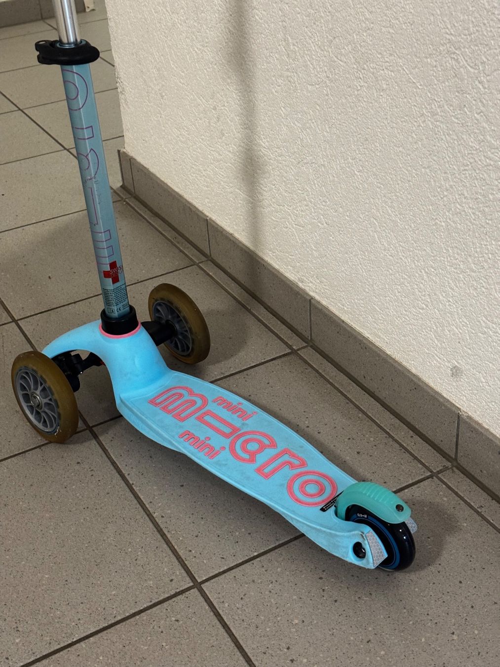 Micro Kickboard: Mini Micro Roller, Hellblau – Usato da Muttenz venduto da StevieL