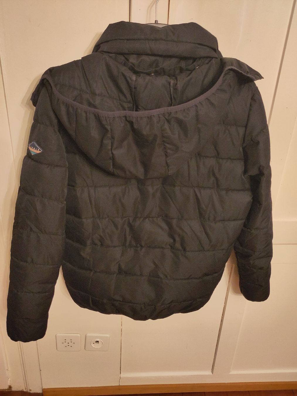 Esprit Giacche: Schwarze Winterjacke von Esprit Grösse M – Usato da Stans venduto da Maesi0 2