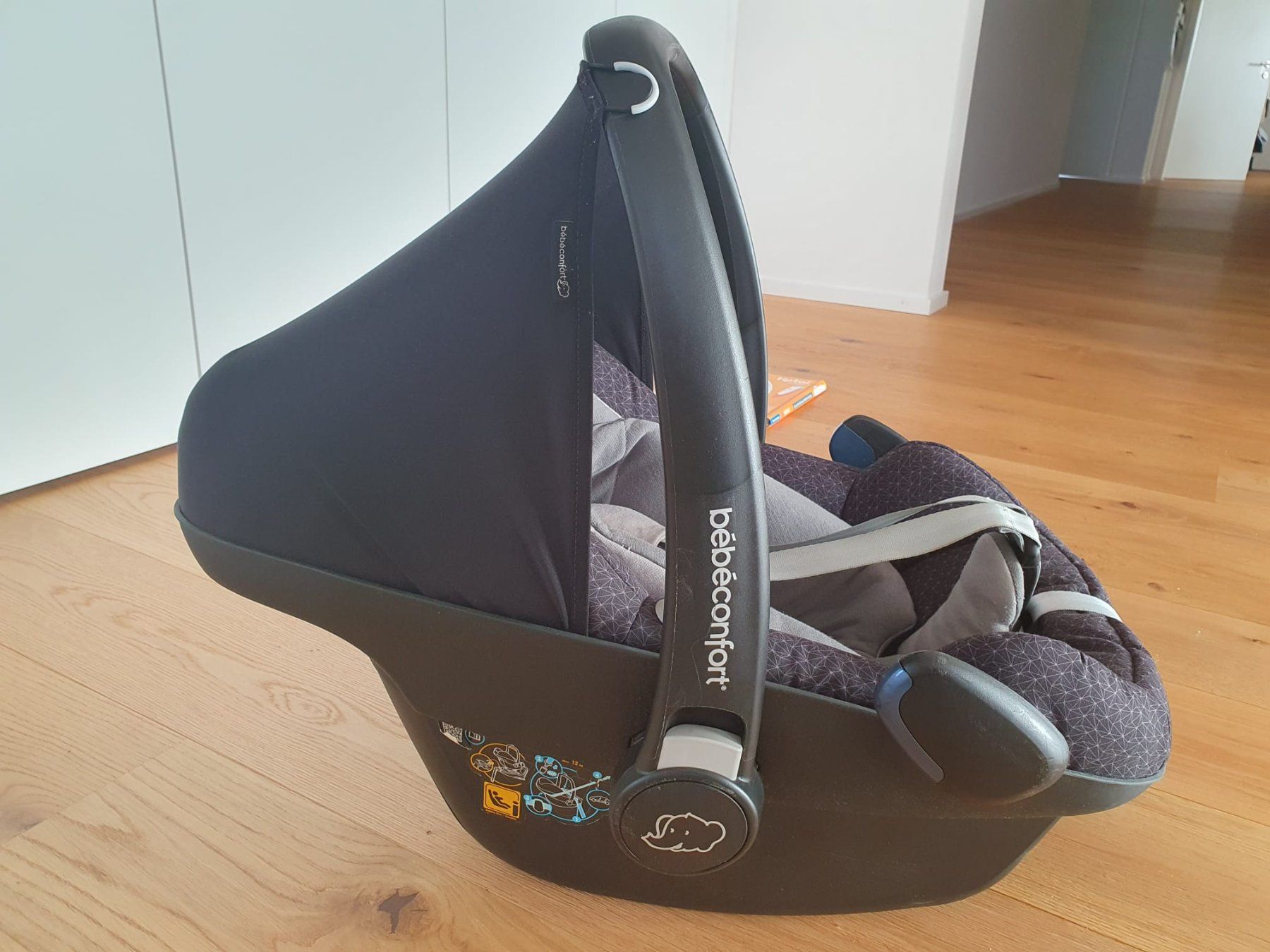 Seggiolini per auto: Babyschale/MaxiCosi Bébéconfort Pebble plus i-Size – Usato da Pfyn venduto da ka.we 2