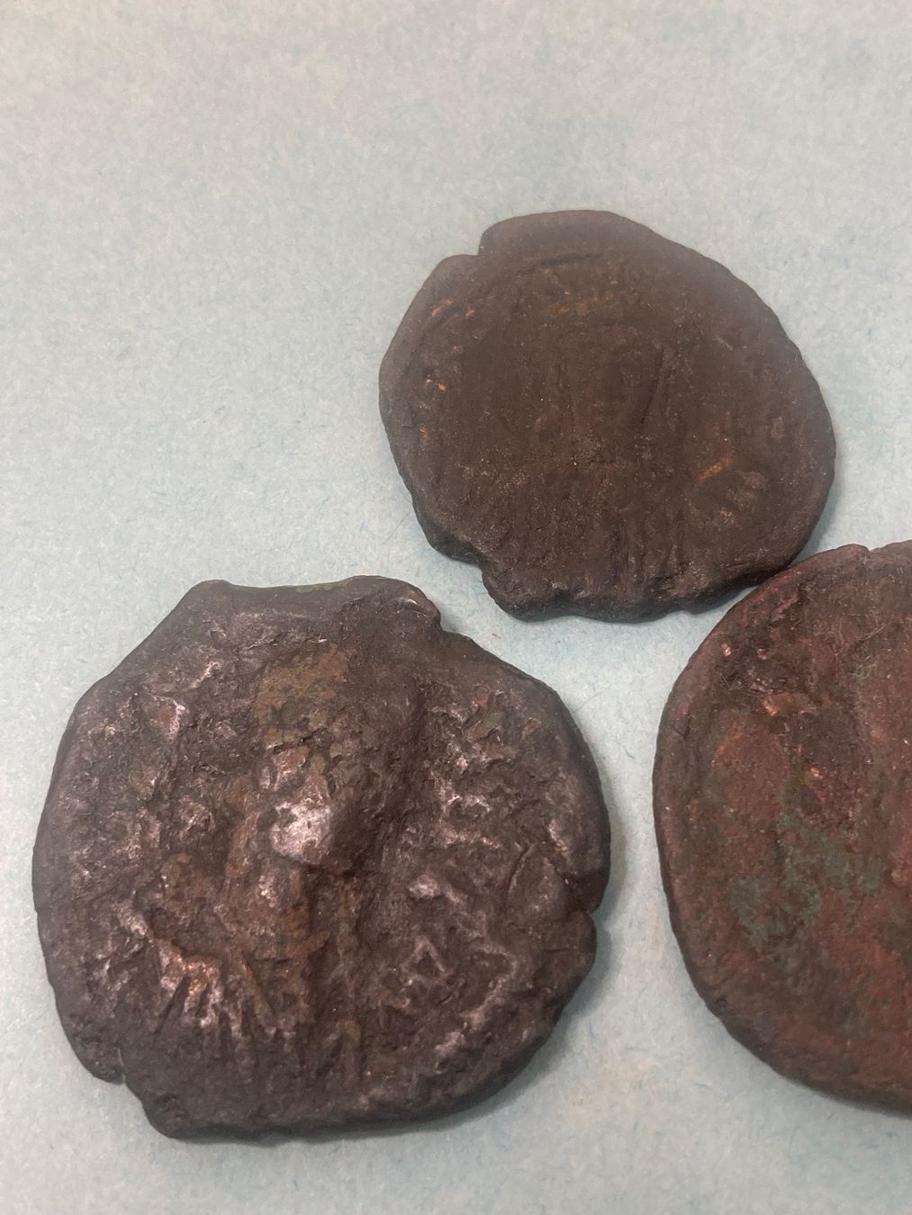 Alle Münzen: Trois pièces ancienne en bronze – Gebraucht aus Villars-sur-Glâne von Graca03 1