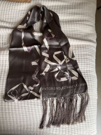 Victor & Rolf H&M Seidenschal