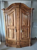 Wunderschöner Bodenseeschrank aus Nussbaum