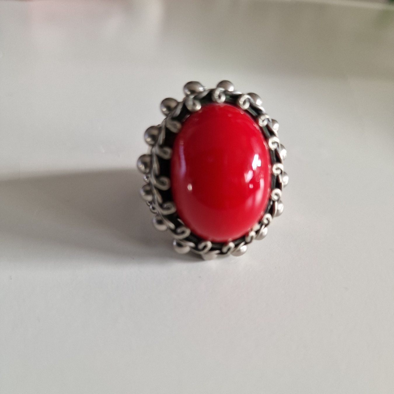 Anelli: Antiker Ring mit Korallenstein, mit Stempel – Usato da Birr venduto da sen_8djr 8