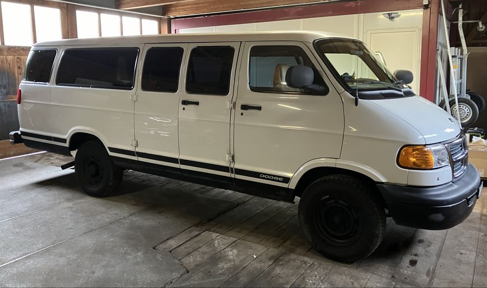 Dodge RAM 3500 Van 1