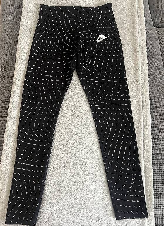 Calze & Collant: Nike Leggings Grösse 137-146 – Usato da Steinhausen venduto da san_c7kq