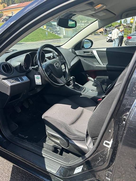 Autos: Mazda 3  – D'occasion à Gross par ken_g8pg 3