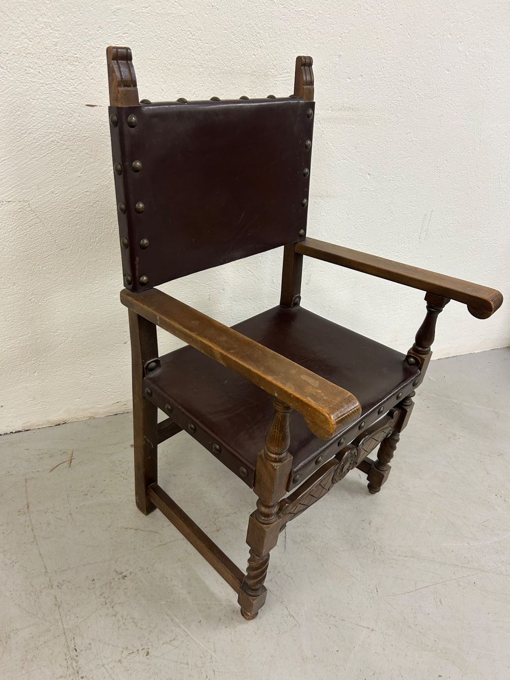 Sessel: spanischer Kolonial Ledersessel Eiche Leder ca. um 1890 (2) – Gebraucht aus Zürich von Levelart 3