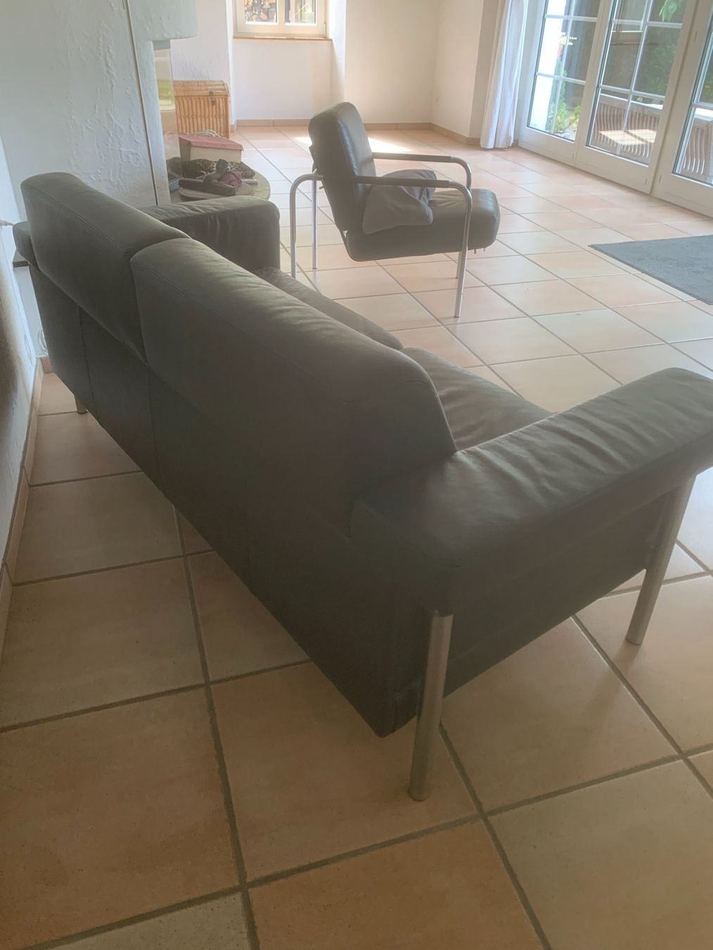Sofas: Ledersofa schwarz von Intertime Schweiz – D'occasion à Untersiggenthal par Ophus 1