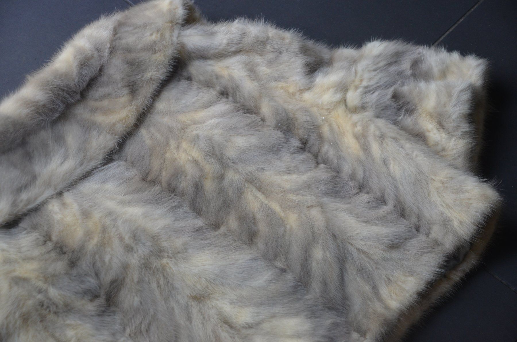 Giacche: Nerzpelzjacke / veste en fourrure de vison – Usato da Collonges venduto da arashee 7