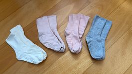 6 Paar Söckli mit Antirutsch, für Babys ab Grösse 15