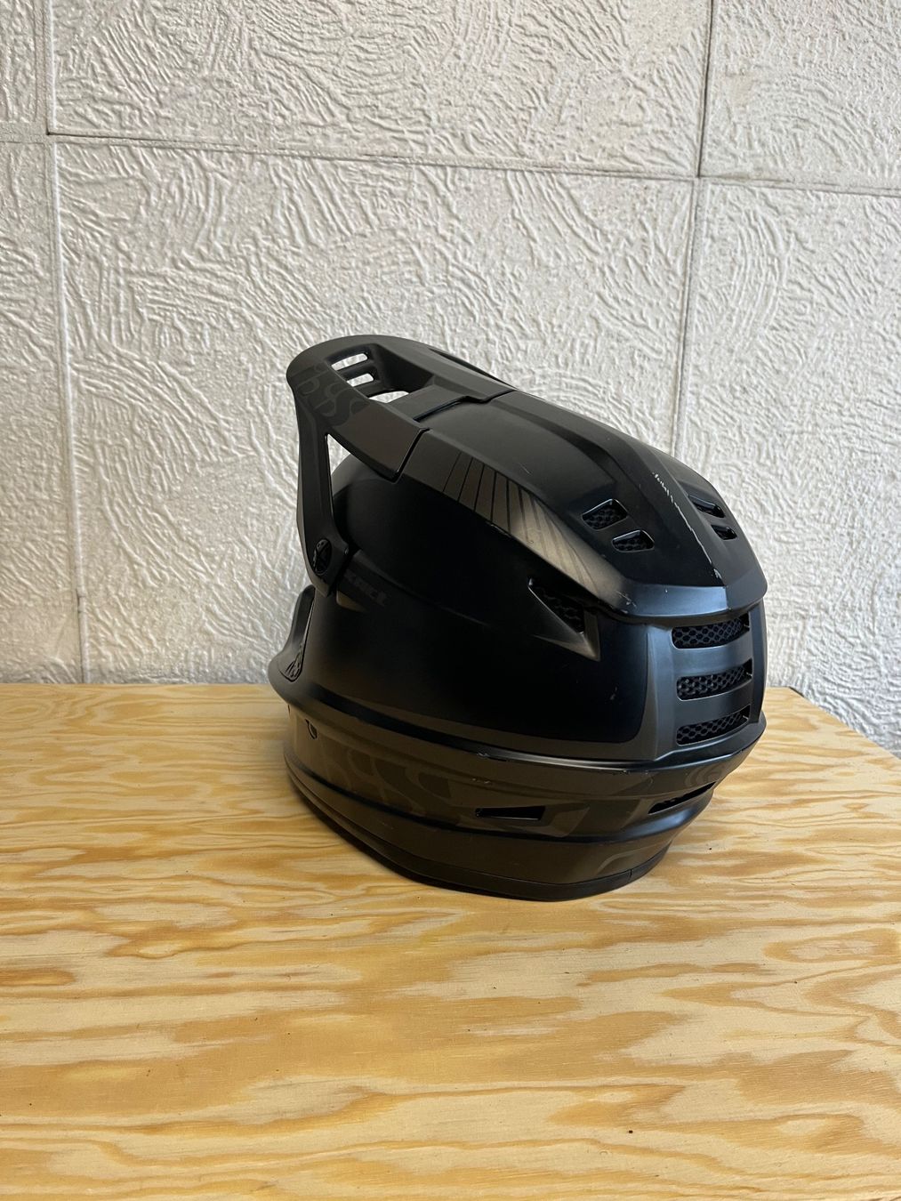 IXS Caschi: IXS Full Face Helm – Usato da Luzern venduto da TheEconomist20 2
