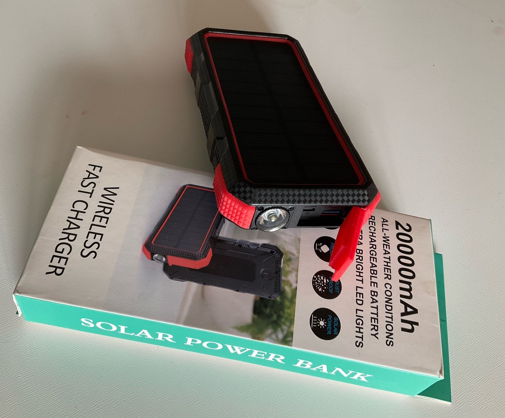 Dispositivi a energia solare: SOLAR Power Bank 20000mAH – Nuovo e nell'imballaggio originale da Zürich venduto da dee_75my 2