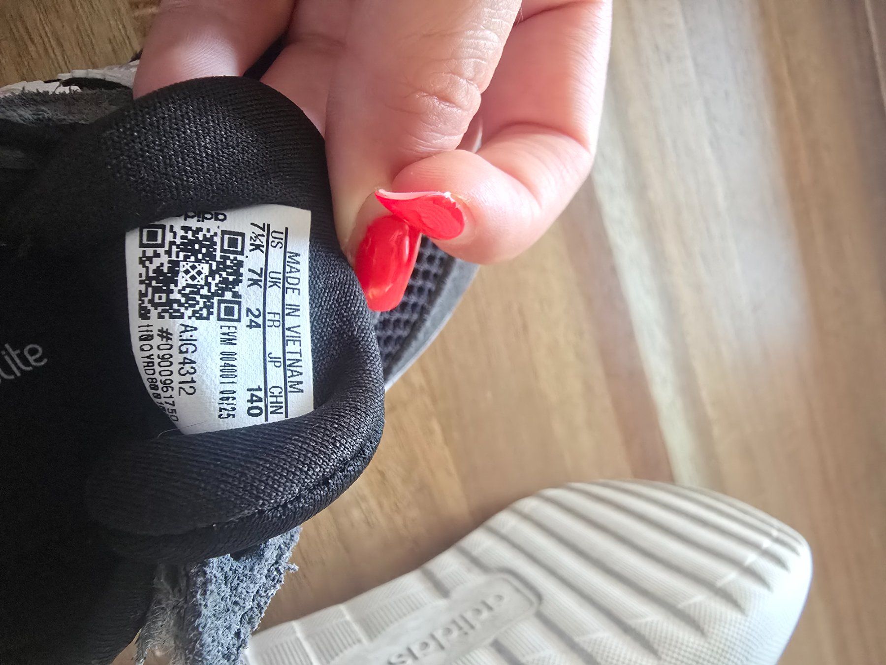 Adidas Chaussures garçon: Adidas Schuhe Kinder Grösse 24 – Neuf (Voir description) à Schenkon par jea_r8yl 2