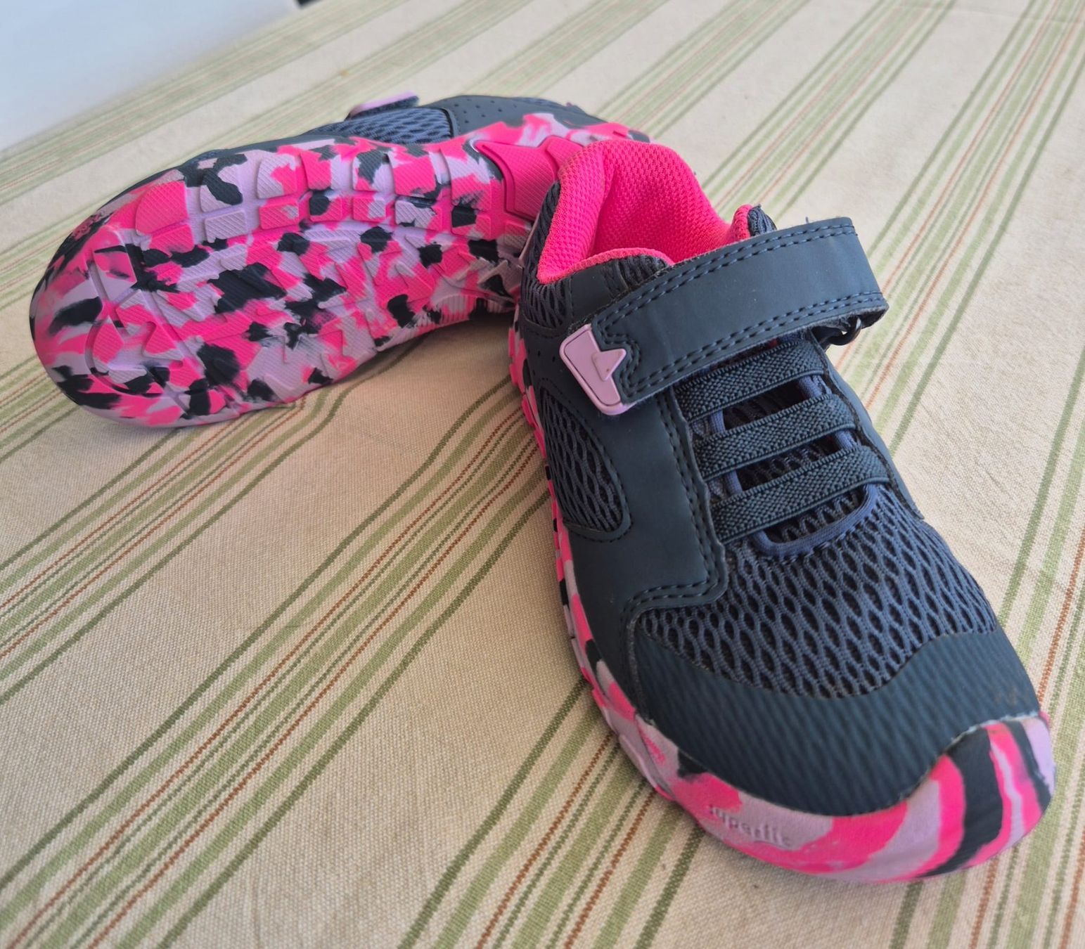 Superfit Schuhe für Mädchen: NEUE Superfit sport Grosse 28 – Neu (gemäss Beschreibung) aus Oberwil BL von Ilona_z