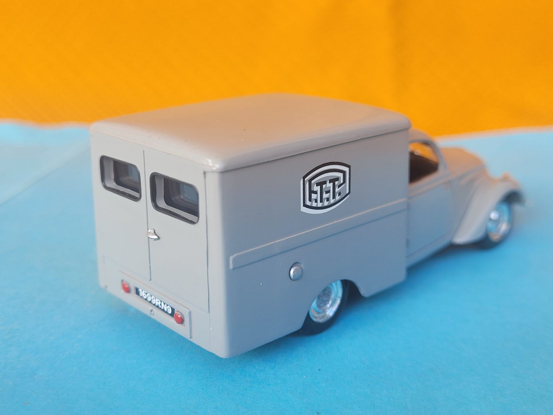 Norev Modellini d'auto: Peugeot 202 fourgonnette Poste Norev 1:43 – Usato da Domdidier venduto da Bimbo57 2