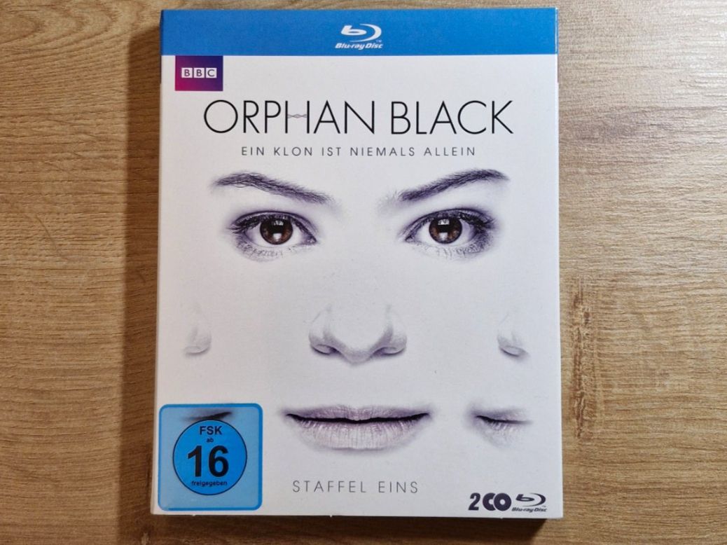 Tutti i DVDs: Orphan Black - Staffel 1  Bluray – Usato da Pfungen venduto da Whitie