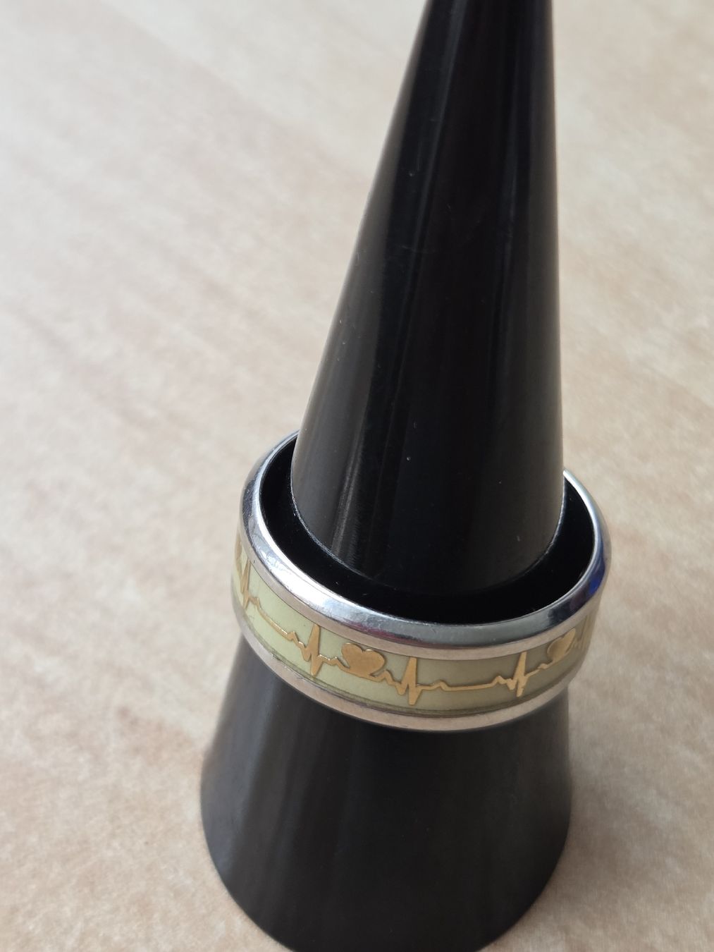 Anelli: Modeschmuck Herzschlag Ring Gr.21/61 – Usato da Winterthur venduto da katzen07 2