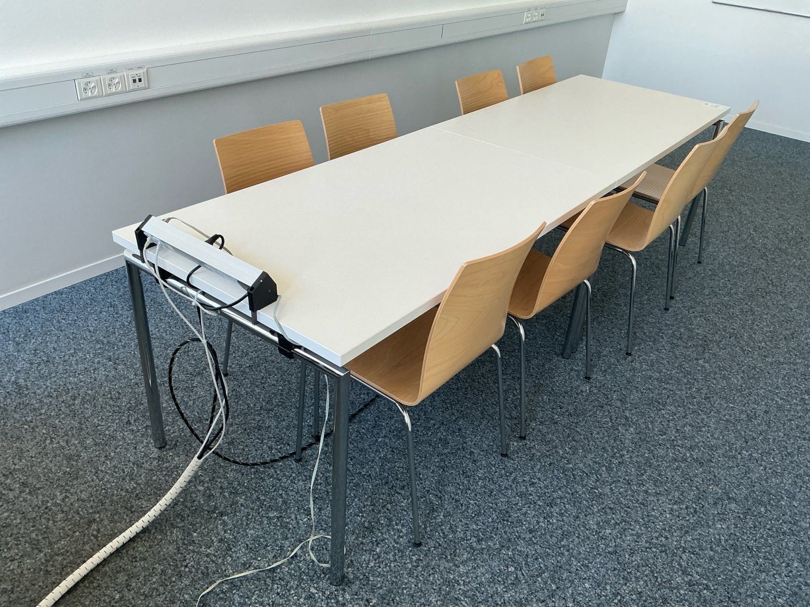 Scrivanie: Konferenzraumtisch mit 8 Stühlen – Usato da Zürich venduto da PIPM_Switzerland 3