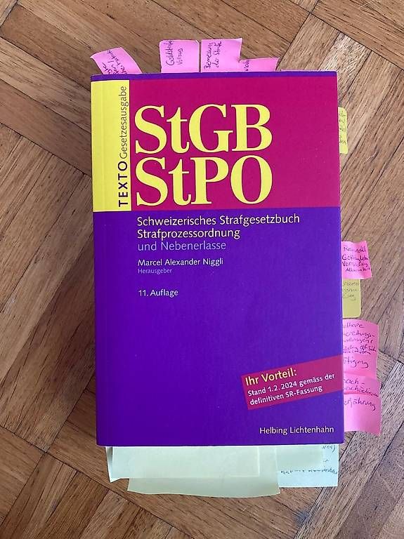 Libri: StGB/Strafgesetzbuch – Usato da Fribourg venduto da marie.kl